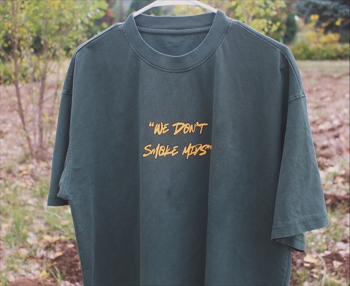 Heavyweight “We Don’t Smoke Mids” Unisex T-Shirt